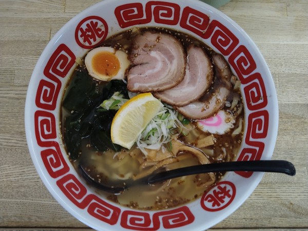 「極上旨塩ラーメン（太麺）」@神川塩らーめん 桃太郎の写真