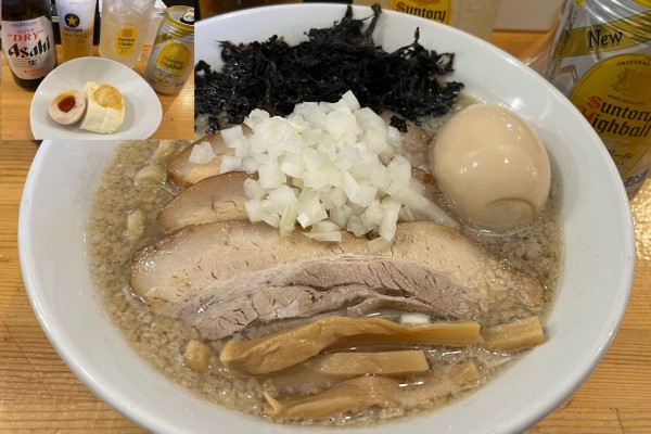 「【限定】背・あぶら煮干らーめん+岩のり+ビンビール+ハイボール」@煮干らーめん 川むらの写真