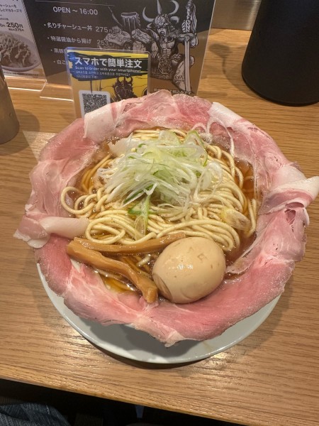 「関西出汁醤油ラーメン」@ラーメン大戦争 神田店の写真