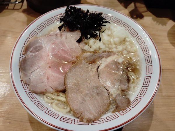 「背脂煮干し中華そば　塩　　850円」@背脂煮干し中華そば 和市 新橋本店の写真