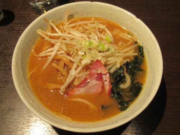 「特製赤味噌ラーメン（880円）」@珍香園の写真