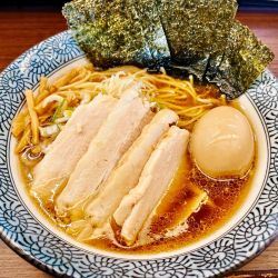 煮干しらぁめん（780円）、特性TP（250円）