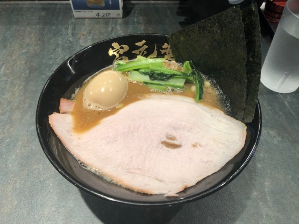 「ラーメン 900円＋クーポン味玉」@宮元製麺の写真