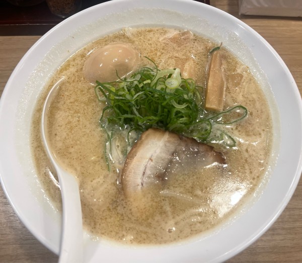 「白味噌味玉ラーメン」@威風 青山店の写真