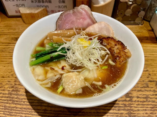 「特製醤油中華そば ＋ 黒酢辛味おろし和え玉」@中華そば べぃしっくの写真