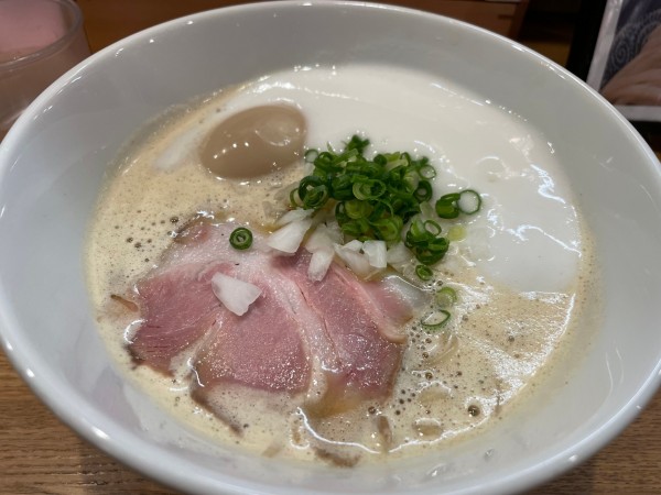 「味玉ふく流ラーメン」@ふく流らーめん 轍 LINKS UMEDA店の写真