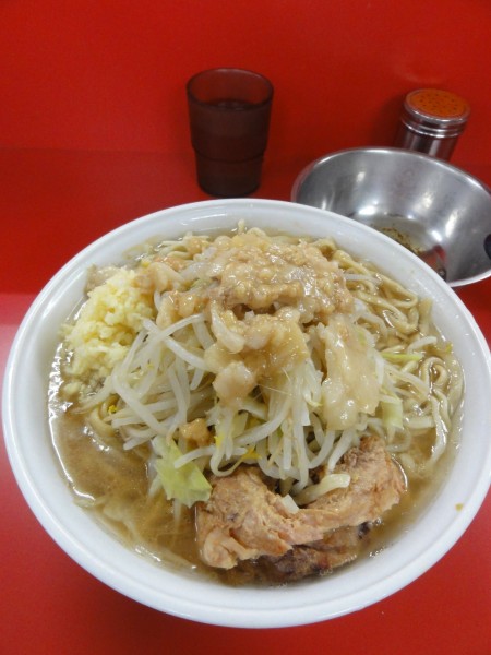 「小900円NA生卵50円」@ラーメン二郎 柏店の写真