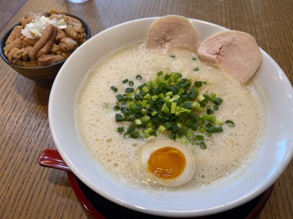 「アワトロラーメン」@アワトロ龍宮の写真