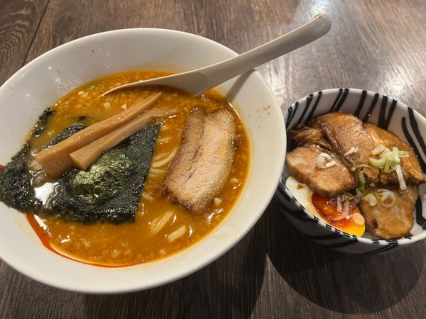 「味噌らーめん&チャーシュー丼」@ななほしの写真