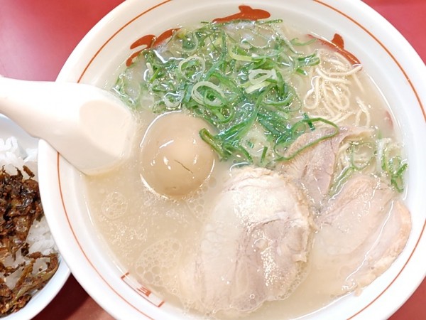 「長浜ラーメン＋味付半熟玉子」@博多長浜屋台やまちゃん 銀座店の写真