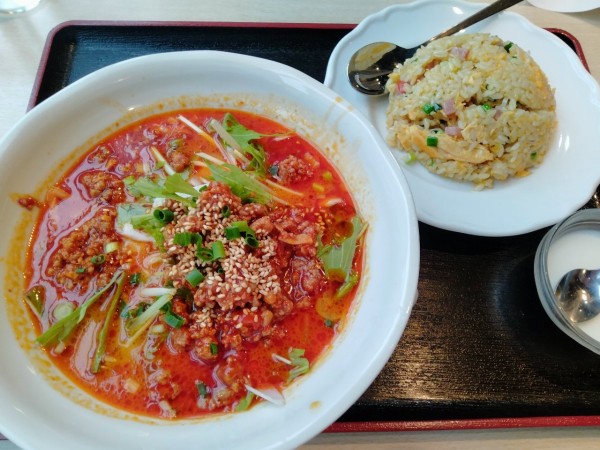 「担々麺＋半チャーハンセット」@新荘園 秋葉原店の写真