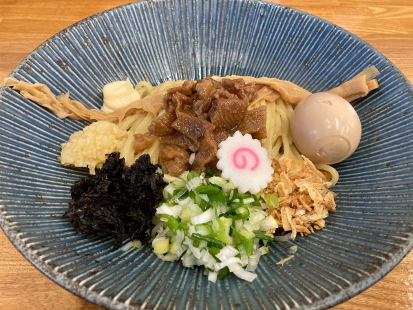 「しもだて油そば・味玉」@麺彩 こはねの写真