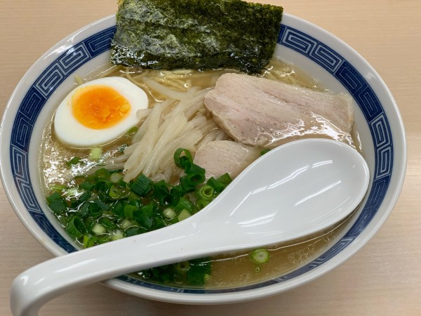 「塩とんこつラーメン（並）」@八作の写真