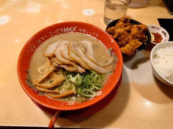 「こってりマックス唐揚げ定食」@天下一品 新宿西口店の写真