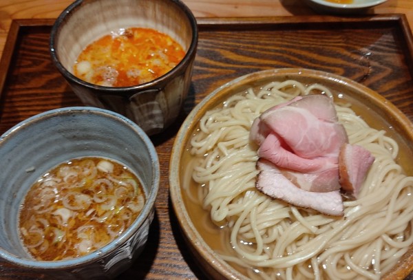 「つけ汁２種つけ麺　豚骨魚介＋坦々」@あいだやの写真