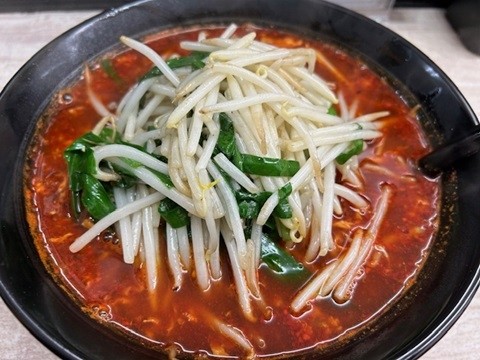 「タンタンメン メチャ辛 900円＋ニラモヤシ 350円。」@中華 タンタンメン 金家 南本宿店の写真