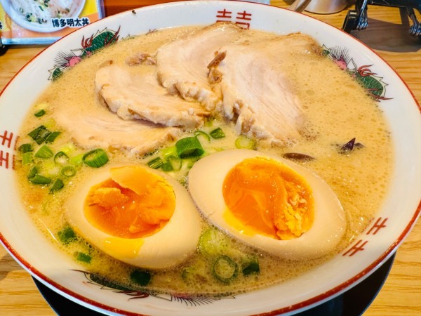 「得だるまラーメン【1150円】」@濃厚豚骨ラーメン だるま一家 府中分店の写真
