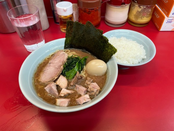 「ラーメン並」@横浜ラーメン 武蔵家 大宮店の写真