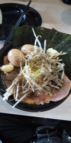 「文蔵ラーメン（ノリ、味玉、チャーシューシラネギトッピング）」@麺匠 文蔵 上田店の写真