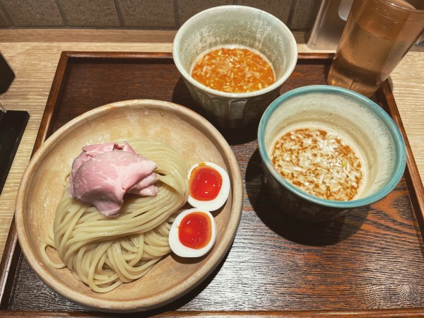 「つけ汁2種　味玉つけ麺」@もちだやの写真