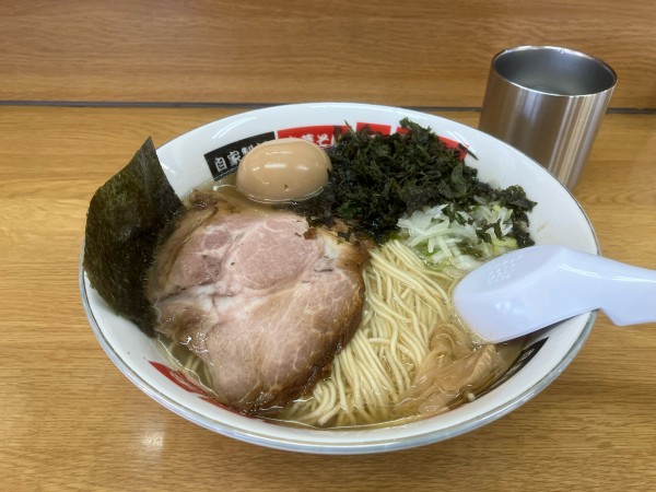 「磯塩中華そば大盛り味玉」@中華そば 栃木阿波家の写真