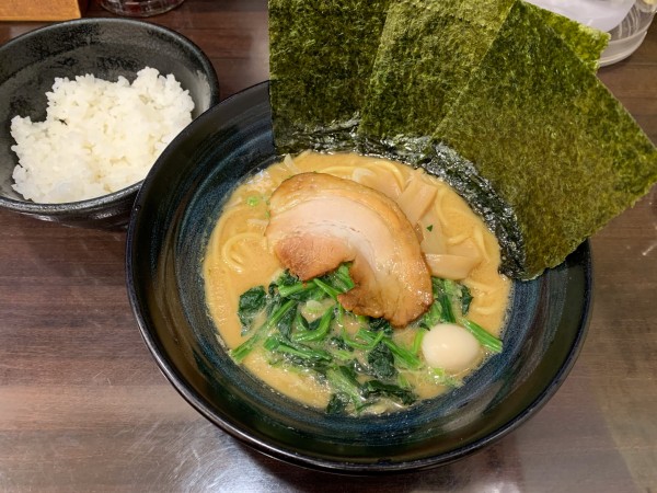 「醤油豚骨 800円」@麺屋 王道の写真