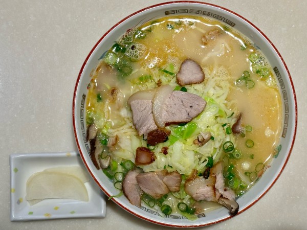 「鹿児島黒豚チャーシュー入りラーメン(普)」@ラーメン専門 こむらさき 天文館本店の写真