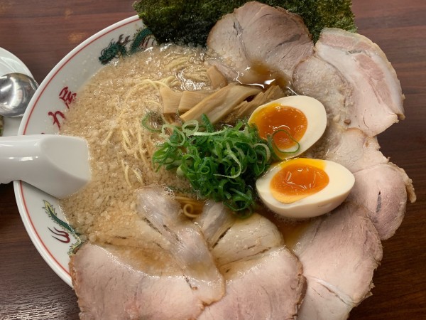 「特製醤油全部のせ大盛」@ラーメン魁力屋 三郷店の写真