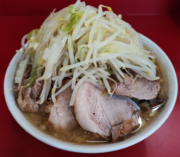 「小豚入り：950円」@ラーメン二郎 生田駅前店の写真