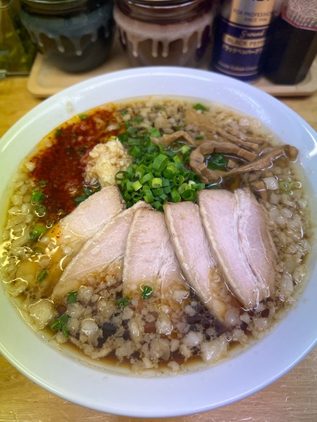 「背油醤油ラーメン」@麺道 六善 お花茶屋店の写真
