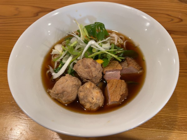 「【季節のら～めん】鴨のら〜めん＋鴨肉増し」@らーめん かねかつの写真