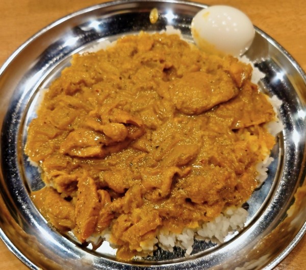 「辛口チキンカレー中盛」@プネウマカレーの写真