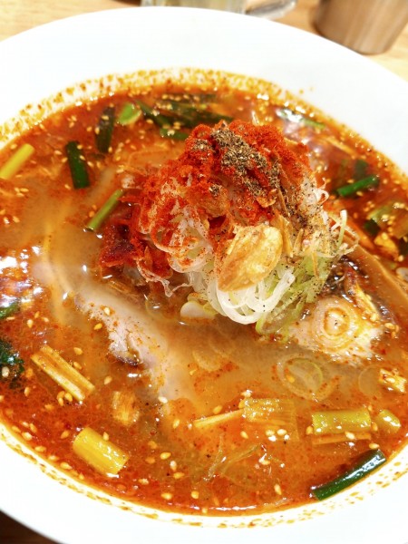 「酸辣麺・塩・平打ち麺」@地球の中華そばの写真