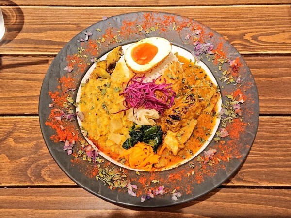 「2種あいがけ（発酵チキン＋日替り1種）」@SmileSpiceの写真