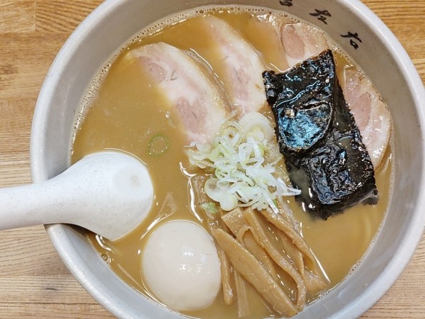 「味玉らーめん＋チャーシュー」@麺屋吉左右の写真