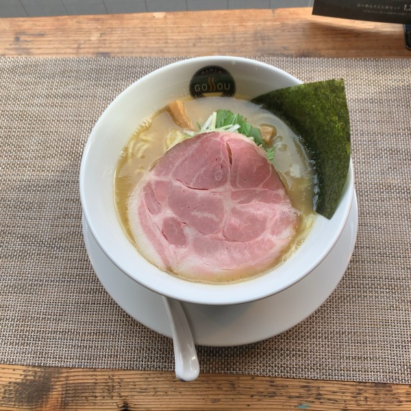 「塩らーめん1000大盛り無料」@RAMEN GOSSOU 新橋店の写真