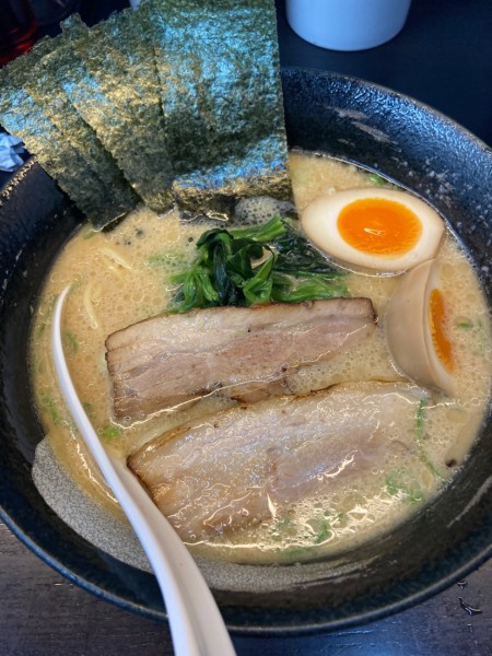 「豚骨醤油」@麺匠 鶏吟の写真