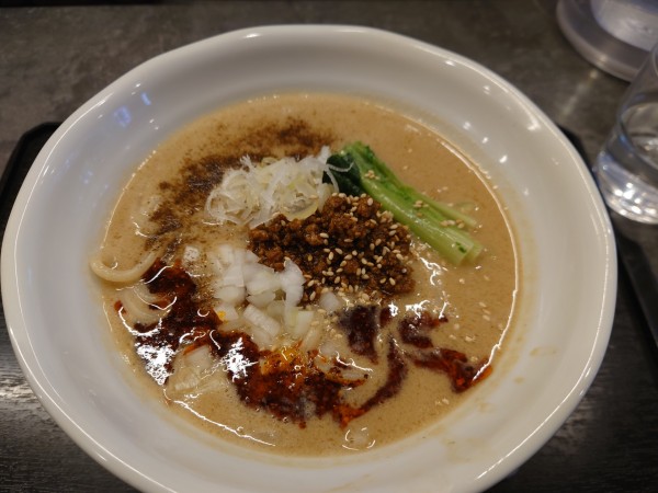 「担々麺+替え玉」@麺や あらたの写真