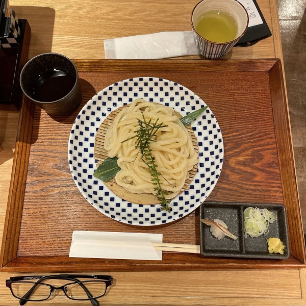 「細うどん（？）」@麺処つるはん 成田国際空港店の写真