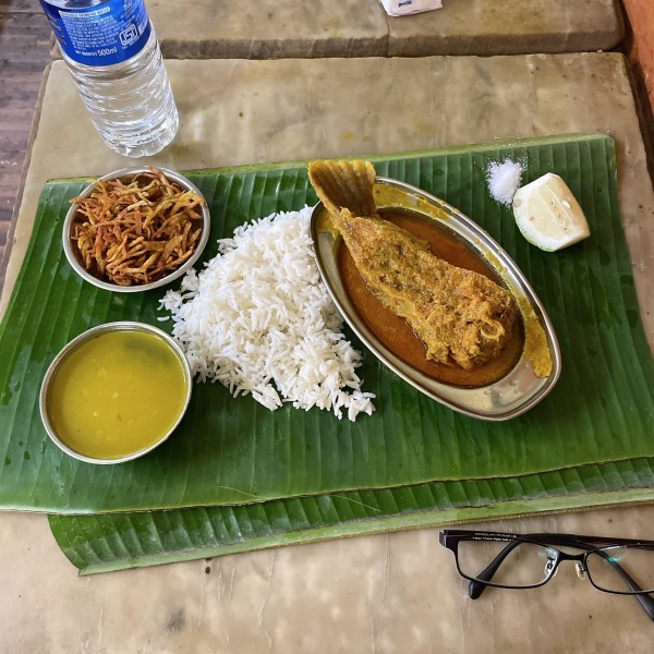 「Fish Thali」@Hotel Tarun Niketanの写真