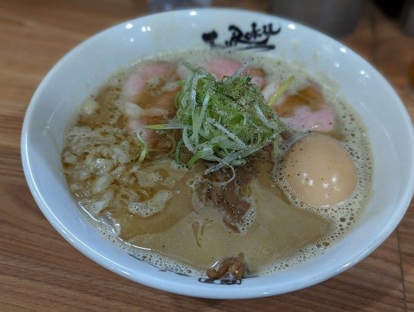 「突発限定煮干し白湯」@麺屋 丈六の写真