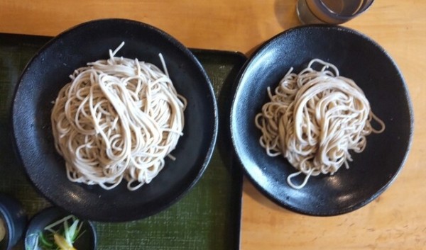 「十割もりそば並800円&小700円」@石臼十割そば森久の写真