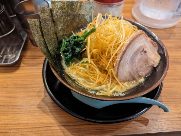 「辛ネギらーめん」@横浜家系ラーメン 壱角家 溜池山王店の写真