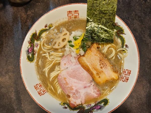 「濃厚煮干らーめん」@西永福の煮干箱の写真