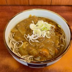 カレーそば(530円)