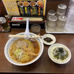 八戸ラーメンめかぶごはんセット