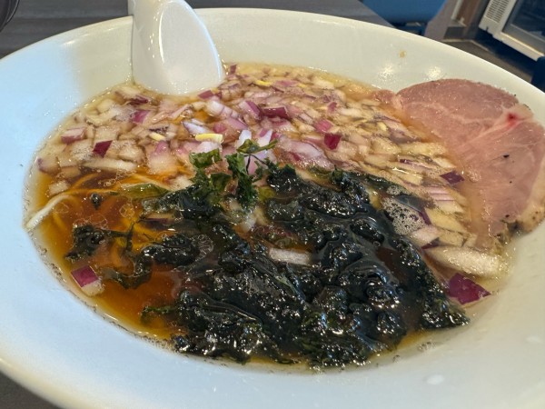 「淡麗＋ネギ増し」@麺や べらぼうの写真