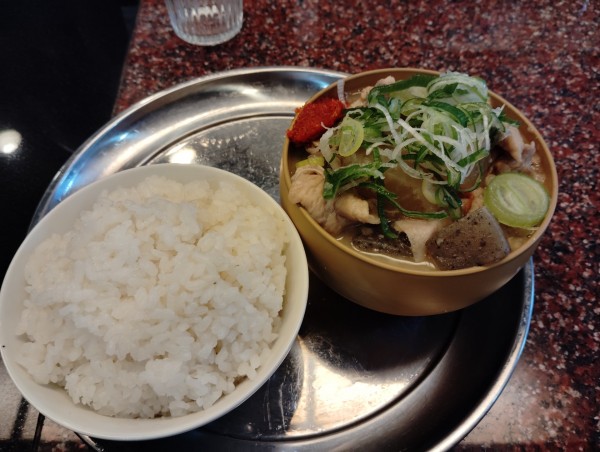 「もつ煮　大　７００円　　ライス　中　200円」@麺屋てる'ZUの写真