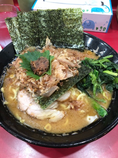 「チャーシュー麺(中盛り)1160円　和風100円」@杉田家 千葉祐光店の写真