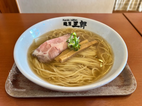 「塩らぅめん」@麺屋 三郎の写真